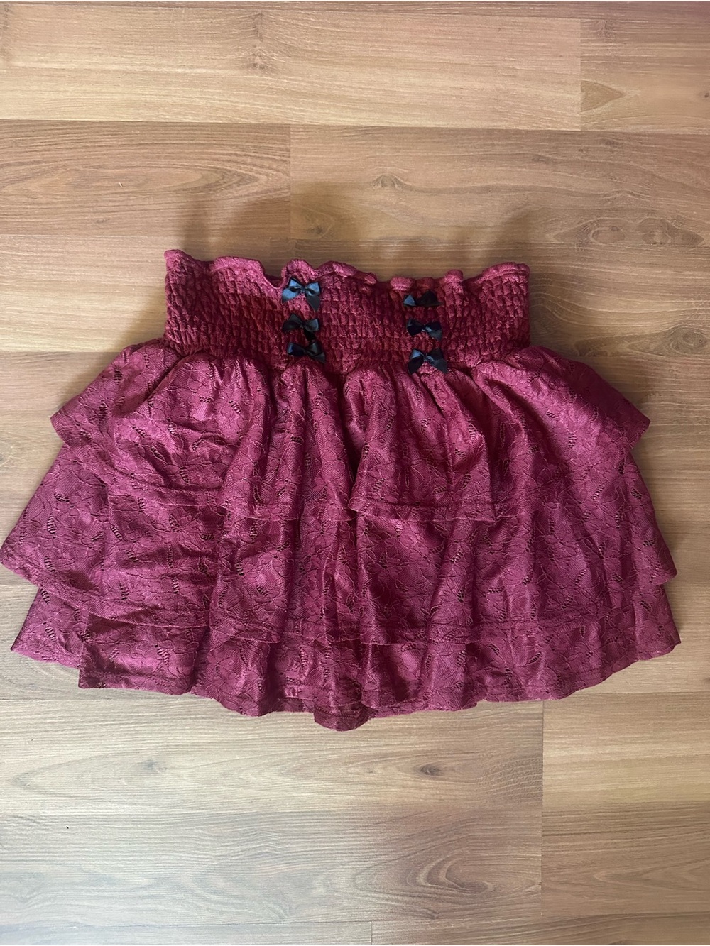 🆕 Hot Topic Burgundy Tiered Ruffle Midi Skirt with Bow Accents
